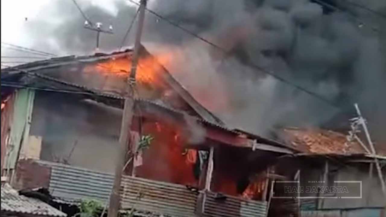 Dipicu Korsleting Listrik, 15 Rumah Hangus Terbakar di Jakarta Pusat