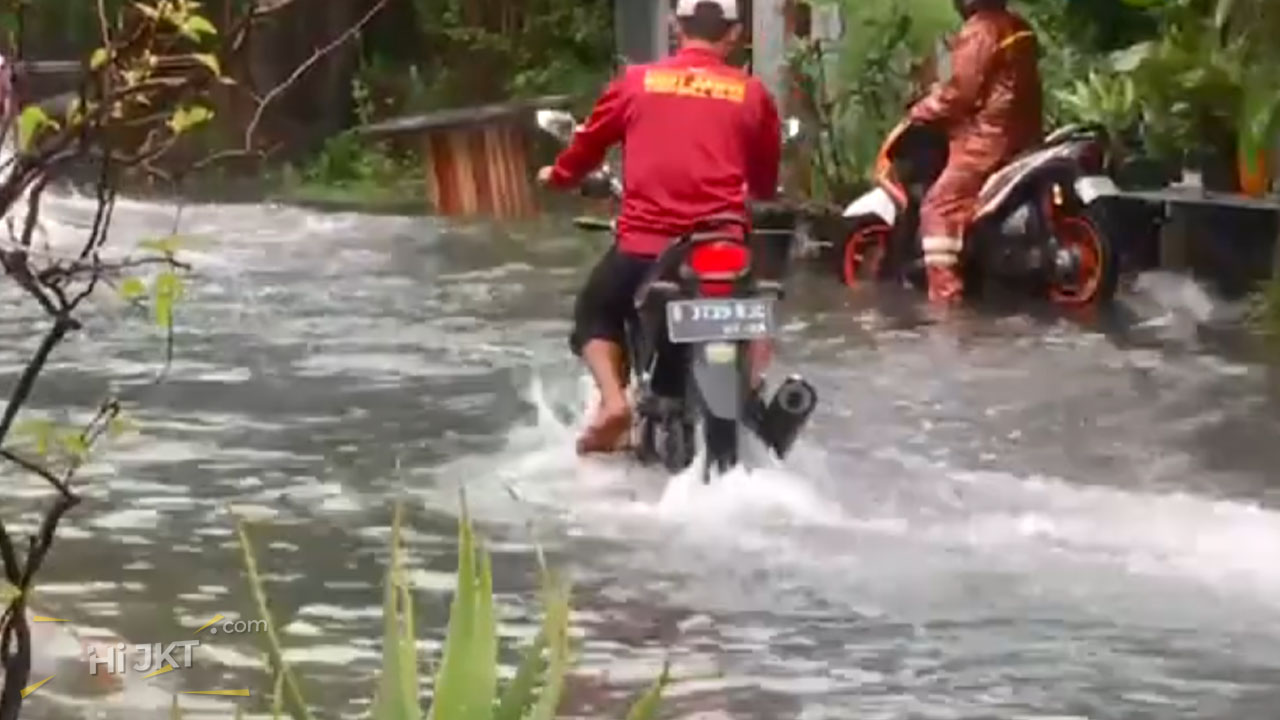 Hujan Lebat Guyur Jakarta, Ruas Jalan Tergenang Banjir